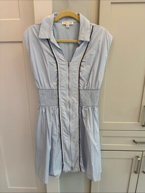 She + Sky Light Blue Sleeveless Zip-Front Shirtdress with Navy Trim